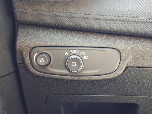 Used 2025 Chevrolet TrailBlazer LT image 16