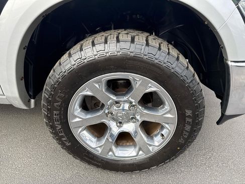 Used 2014 RAM 1500 Laramie image 31