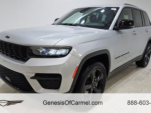 Used 2023 Jeep Grand Cherokee Altitude AWD/4WD image 1