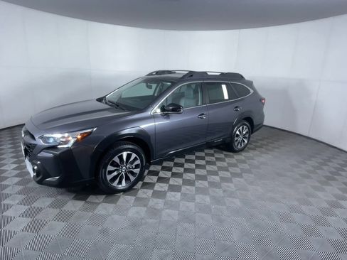 Used 2023 Subaru Outback Limited XT image 4