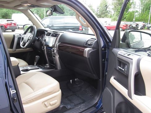 Certified 2022 Toyota 4Runner Limited AWD/4WD image 17
