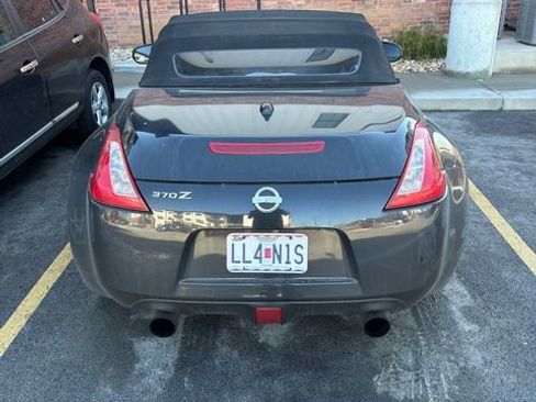Used 2013 Nissan 370Z Roadster image 11