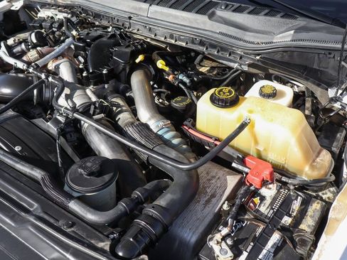 Used 2019 Ford F550 2WD Regular Cab Super Duty image 13