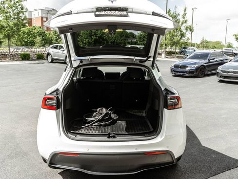 Used 2022 Tesla Model Y Long Range AWD/4WD image 27