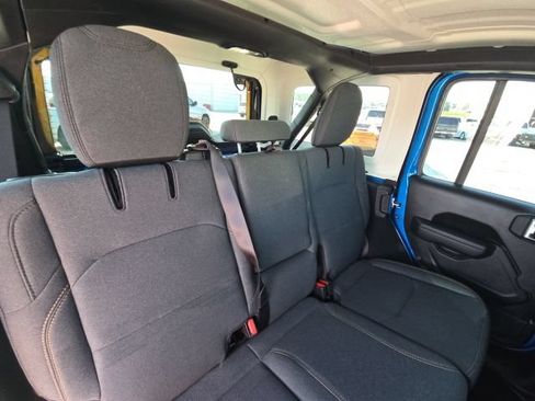 Used 2024 Jeep Wrangler Unlimited w/ Convenience Group AWD/4WD image 14