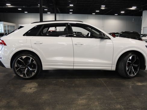 Used 2024 Audi RS Q8 AWD/4WD image 8