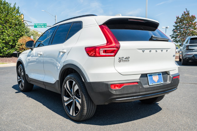 Certified 2024 Volvo XC40 B5 Plus w/ Climate Package AWD/4WD image 5