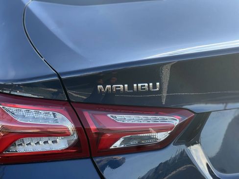 Used 2022 Chevrolet Malibu LT FWD image 35