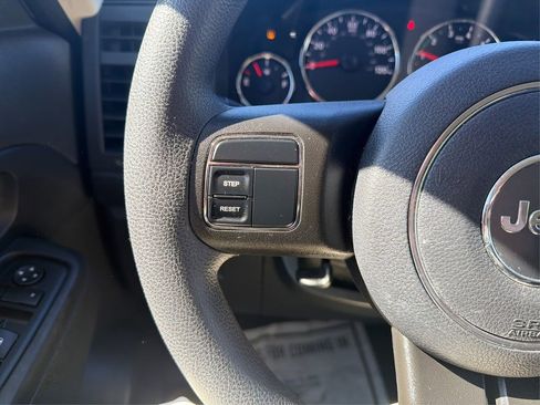 Used 2011 Jeep Liberty Sport image 43