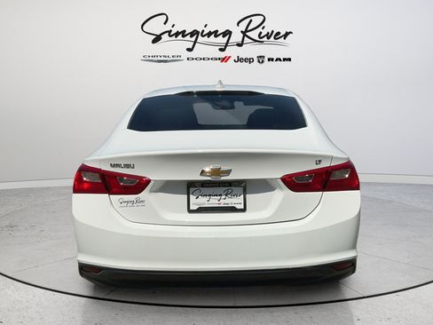 Used 2018 Chevrolet Malibu LT FWD image 6