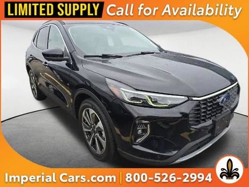 Used 2023 Ford Escape Platinum AWD/4WD image 1
