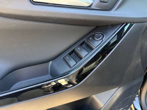Used 2026 Chevrolet Equinox LT FWD image 24