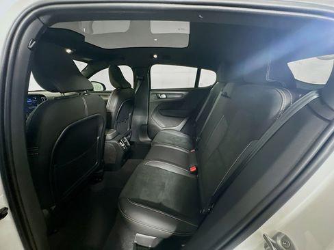 Used 2023 Volvo C40 P8 Recharge Plus AWD/4WD image 27