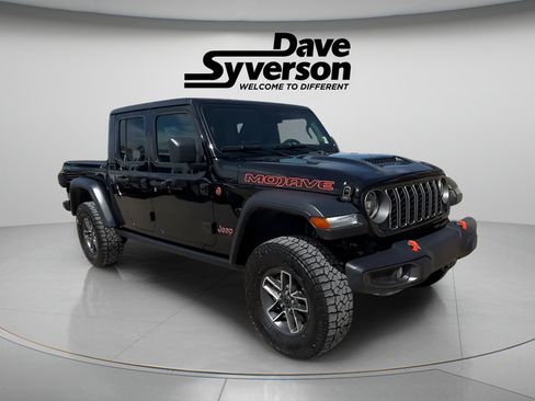 Used 2026 Jeep Gladiator Mojave AWD/4WD image 3