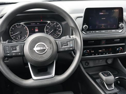 Used 2024 Nissan Rogue SV image 16