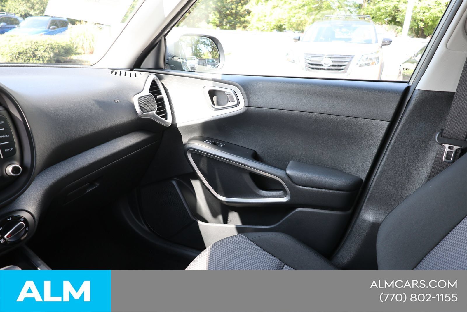Used 2025 Kia Soul LX w/ LX Technology Package FWD image 34
