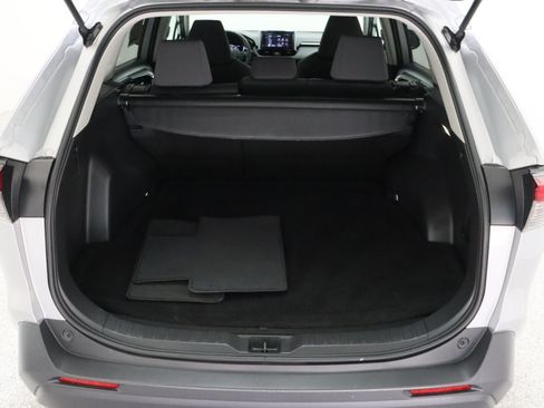 Used 2025 Toyota RAV4 XLE FWD image 32