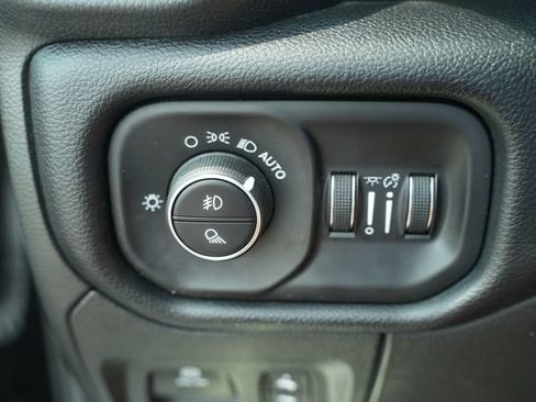 Used 2022 RAM 1500 Laramie AWD/4WD image 34
