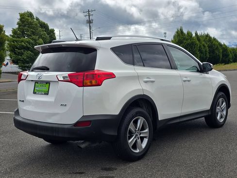 Used 2015 Toyota RAV4 XLE FWD image 5
