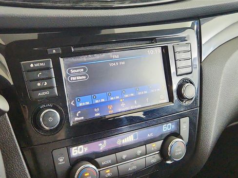 Used 2022 Nissan Rogue Sport SV image 43