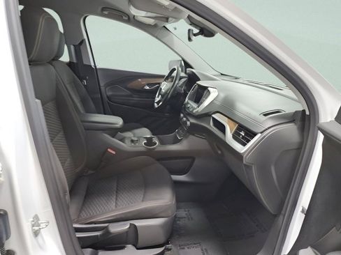 Used 2020 GMC Terrain SLE w/ Driver Convenience Package image 15