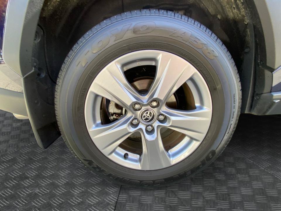 Used 2025 Toyota RAV4 XLE w/ Convenience Package AWD/4WD image 25