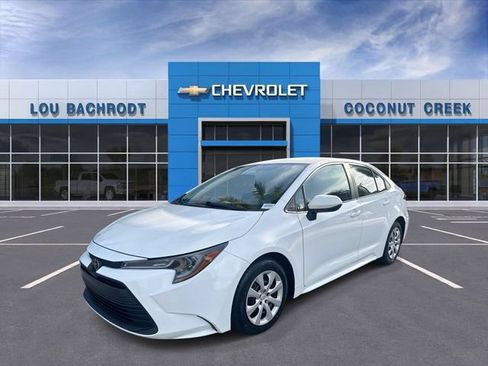 Used 2024 Toyota Corolla LE FWD image 4