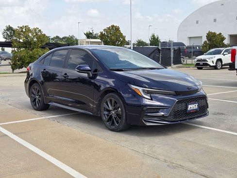 Used 2023 Toyota Corolla SE FWD image 3