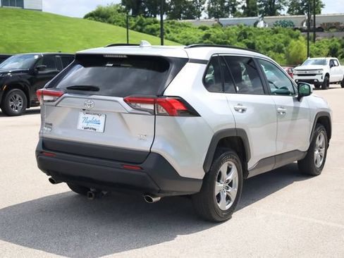 Used 2024 Toyota RAV4 XLE AWD/4WD image 5
