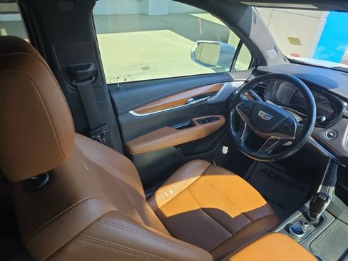 Used 2020 Cadillac XT5 Premium Luxury image 16