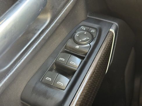 Used 2022 Chevrolet Silverado 2500 LT w/ Convenience Package image 21