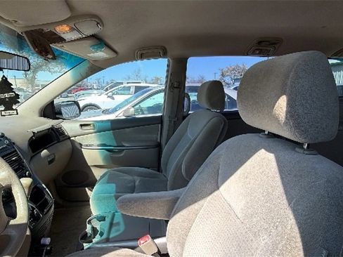 Used 2006 Toyota Sienna CE image 12