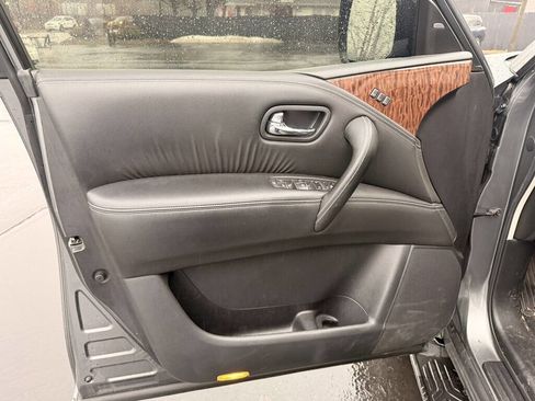Used 2018 Nissan Armada Platinum image 5