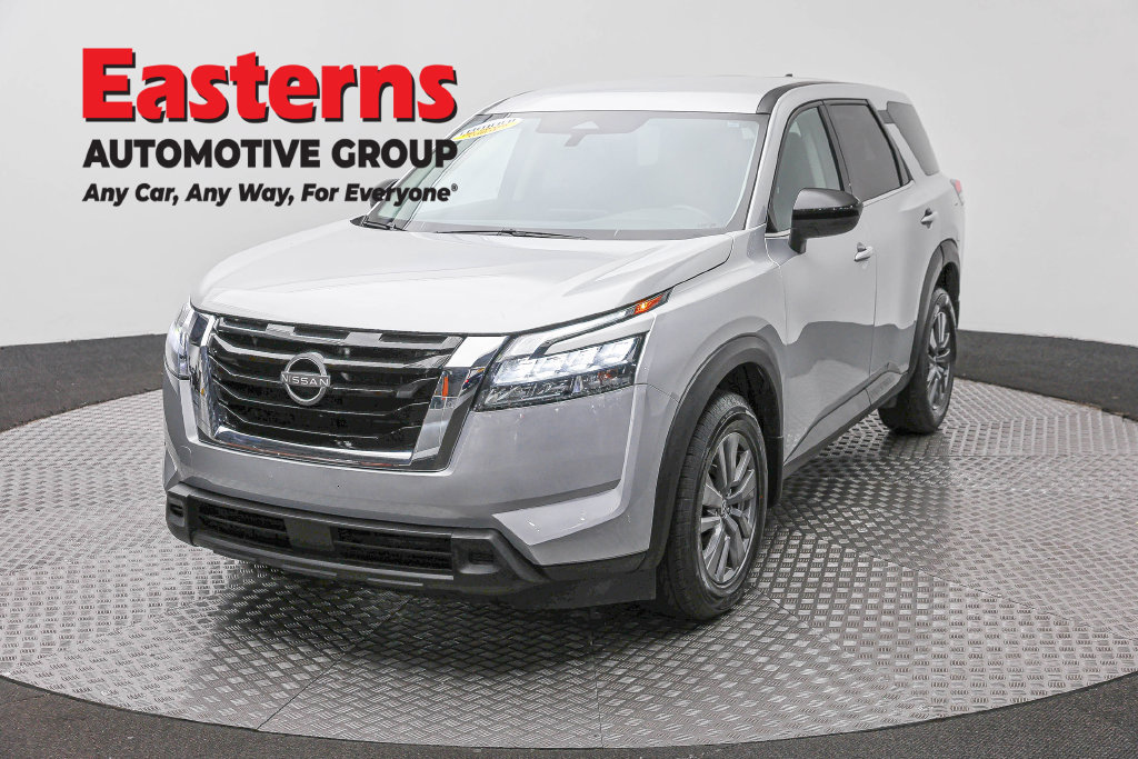 Used 2023 Nissan Pathfinder S AWD/4WD image 1