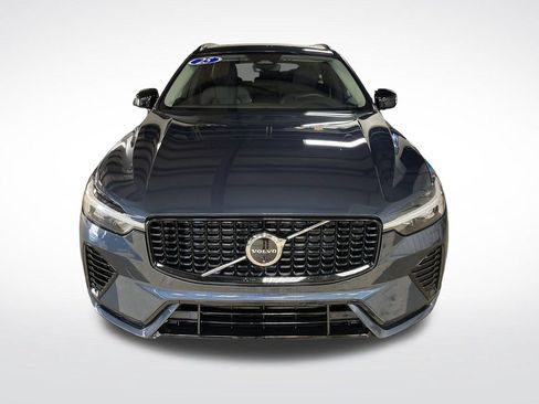 Certified 2025 Volvo XC60 T8 Plus w/ Protection Package Premier AWD/4WD image 11