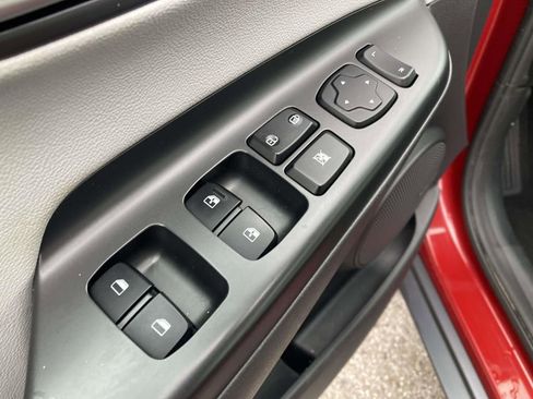 Used 2022 Hyundai Kona Limited FWD image 18