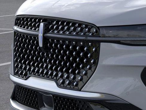 New 2026 Lincoln Nautilus Reserve image 17