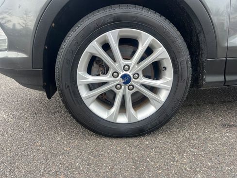 Used 2017 Ford Escape SE w/ SE Cold Weather Package image 9