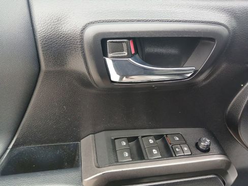 Used 2021 Toyota Tacoma TRD Off-Road w/ Technology Package image 11