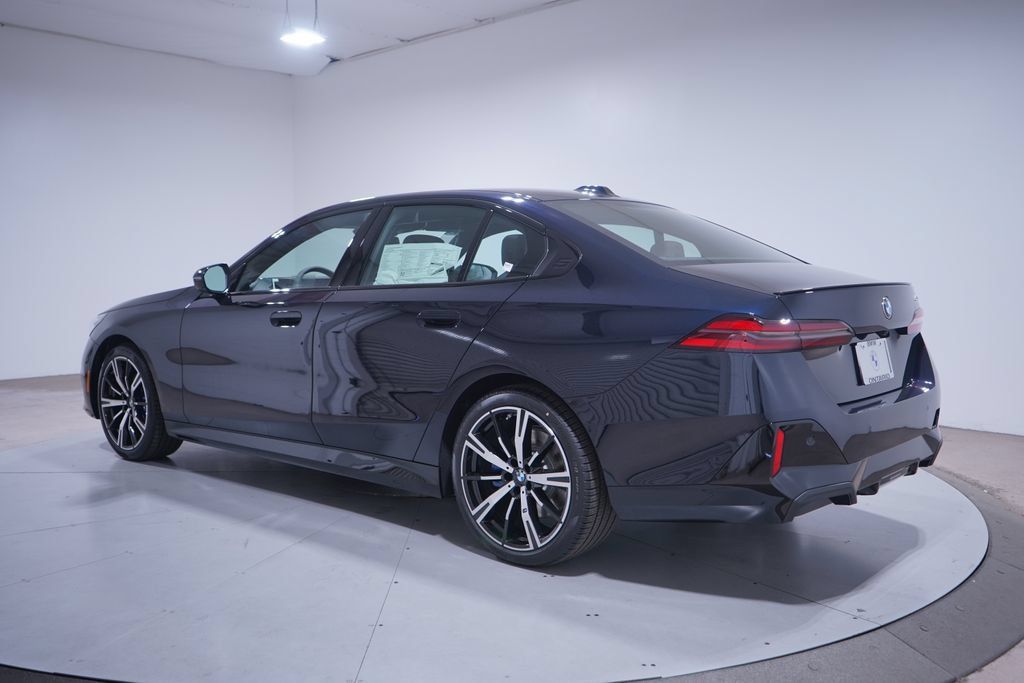 Used 2026 BMW 530i w/ M Sport Package RWD image 3