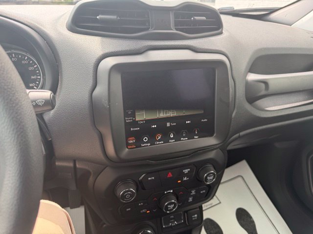 Used 2023 Jeep Renegade Latitude AWD/4WD image 25