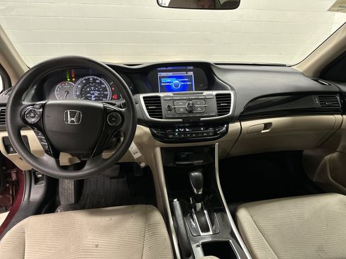 Used 2017 Honda Accord LX image 29