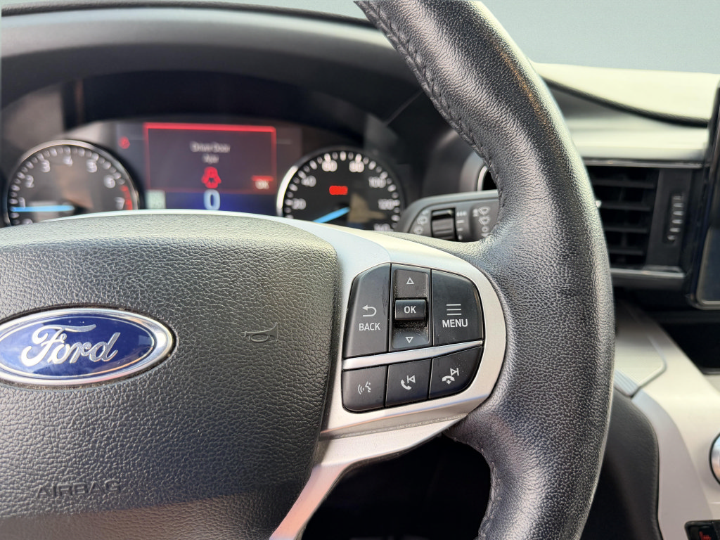 Used 2023 Ford Explorer XLT w/ XLT Sport Appearance Package AWD/4WD image 26