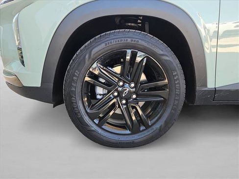 Used 2025 Chevrolet Trax ACTIV FWD image 23