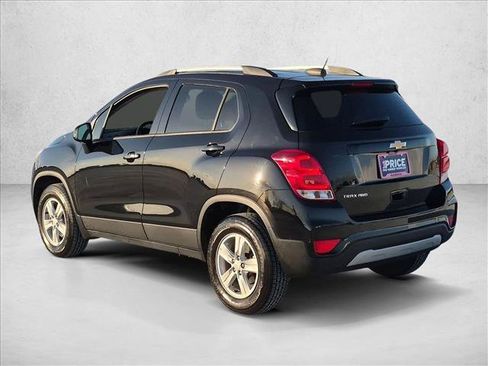 Used 2021 Chevrolet Trax LT w/ Premium Seat Package AWD/4WD image 8