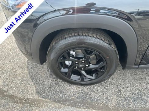 New 2026 Chevrolet Trax LT w/ Midnight Edition FWD image 10