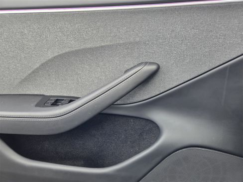 Used 2025 Tesla Model 3 Long Range image 19