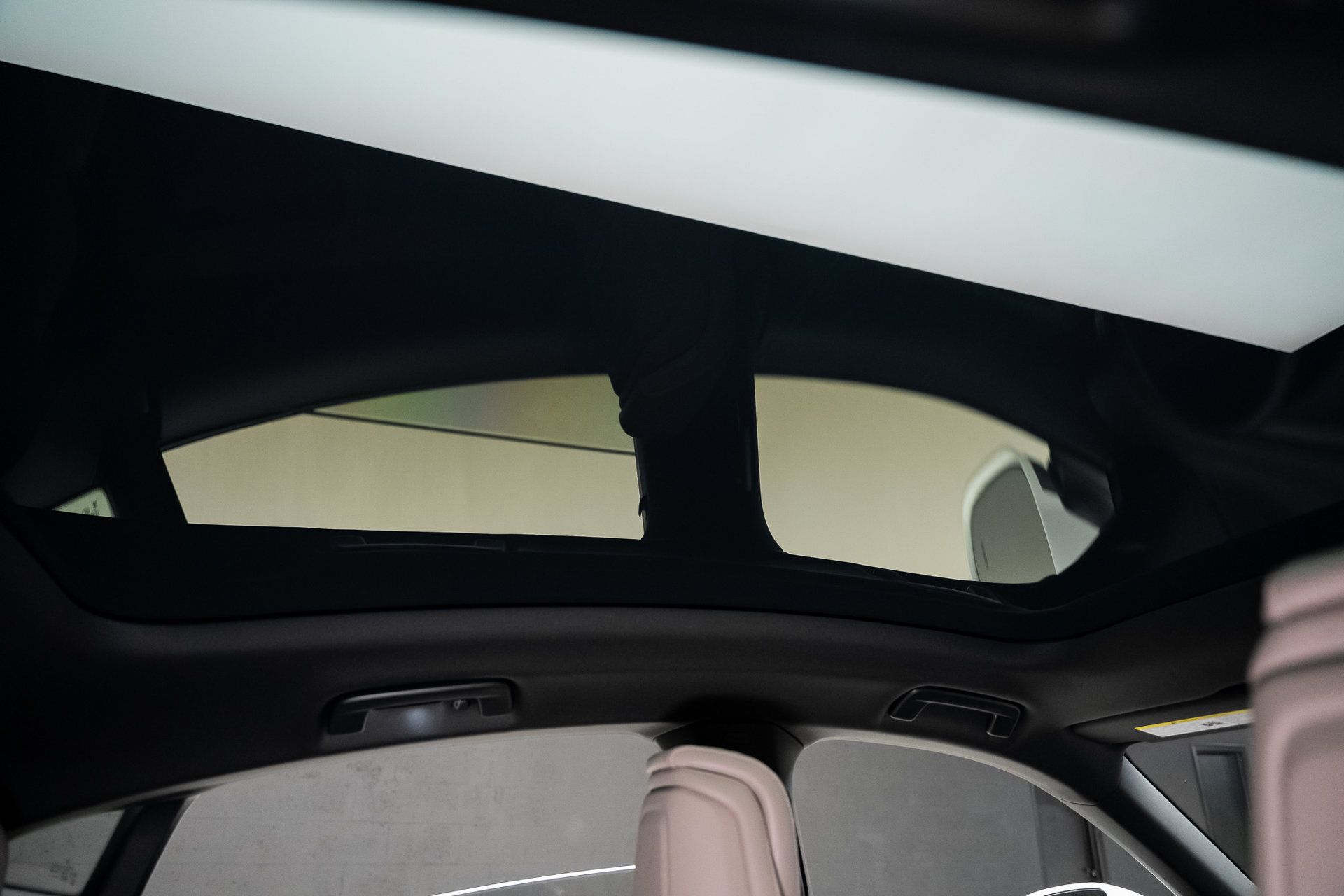 Used 2022 Porsche Taycan RWD image 69