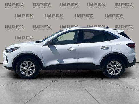 Used 2024 Ford Escape Active image 2