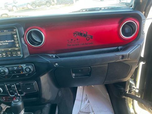 Used 2021 Jeep Gladiator Rubicon image 32